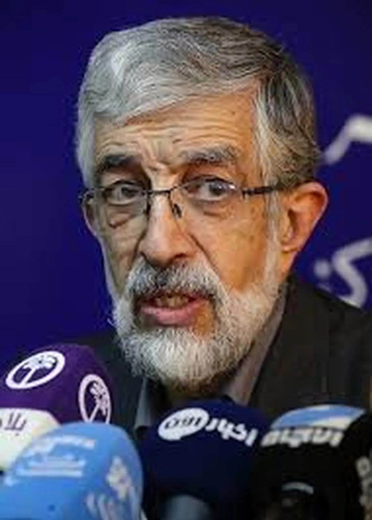آقای حداد! بعضی‌ها در خارج می‌خواهند یا برخی‌ها در داخل نمی‌خواهند؟! 
