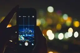 قرار گرفتن  مستمر در  معرض تابش نور آبی در شب  منجر به افسردگی  میشود