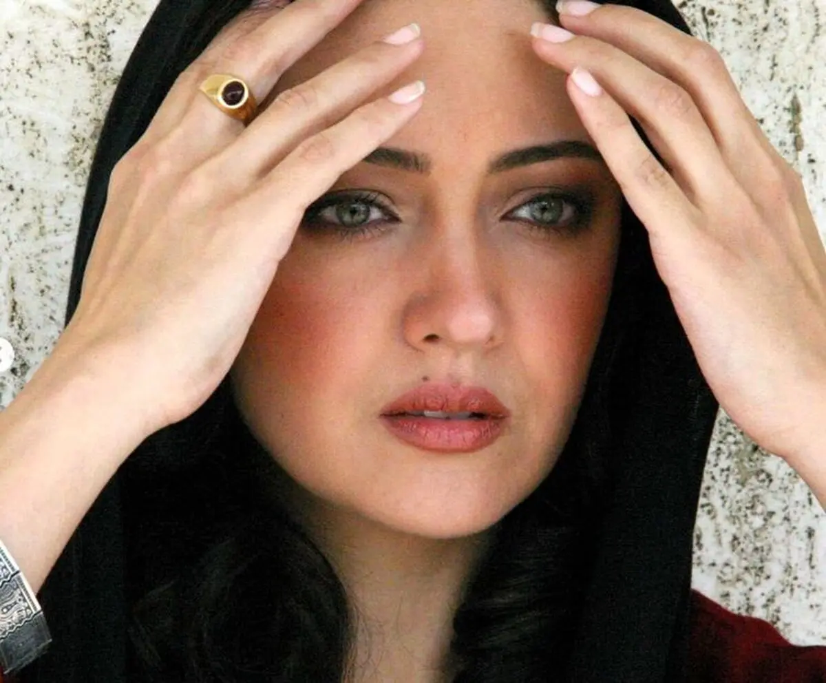 برای اولین بار نیکی کریمی از خانواده اش رو نمایی کرد! | ماشالله مادرش چه چشمایی داره + عکس