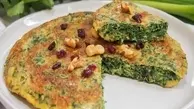 ناهار کوکو پیازچه و تره درست کن، محشر میشه | طرز تهیه ی کوکو پیازچه و تره به روش سرآشپز معروف 