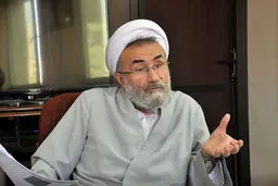 مسیح مهاجری: ظریف را با دست بسته به اقیانوس می‌فرستند و می‌گویند شنا کن 