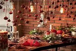 زیبایی سفره یلدا در جزئیات سینی | چیدمان جذاب برایی آجیل، میوه و نمادهای شب چله +ویدئو