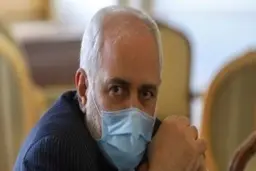 
رایزنی ظریف با چینی‌ها نتیجه داد؛ واردات حجم قابل توجهی واکسن کرونا بزودی