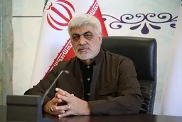 معاون استاندار قم:  تصمیمات مدیریتی برخی مسوولان روند اشتغال و صنعت قم را مختل می‌کند.