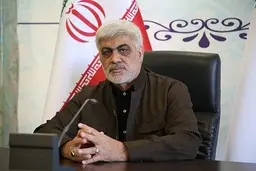 معاون استاندار قم:  تصمیمات مدیریتی برخی مسوولان روند اشتغال و صنعت قم را مختل می‌کند.