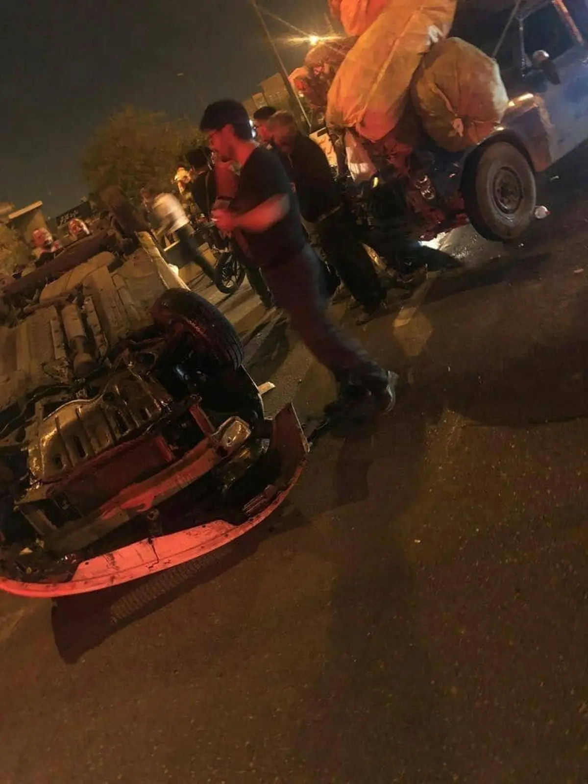 تصادف شدید رنو با نیسان | ۸ نفر مصدوم شدند