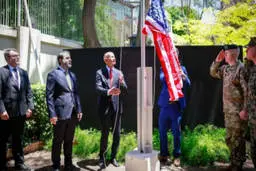 بعد از گذشت 11 سال سفارت سوریه در آمریکا بازگشایی شد +ویدئو