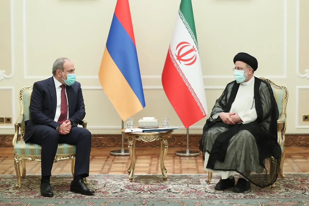 
رئیسی در دیدار نخست وزیر ارمنستان: درگیری و تنش را به نفع هیچ کس نمی دانیم
