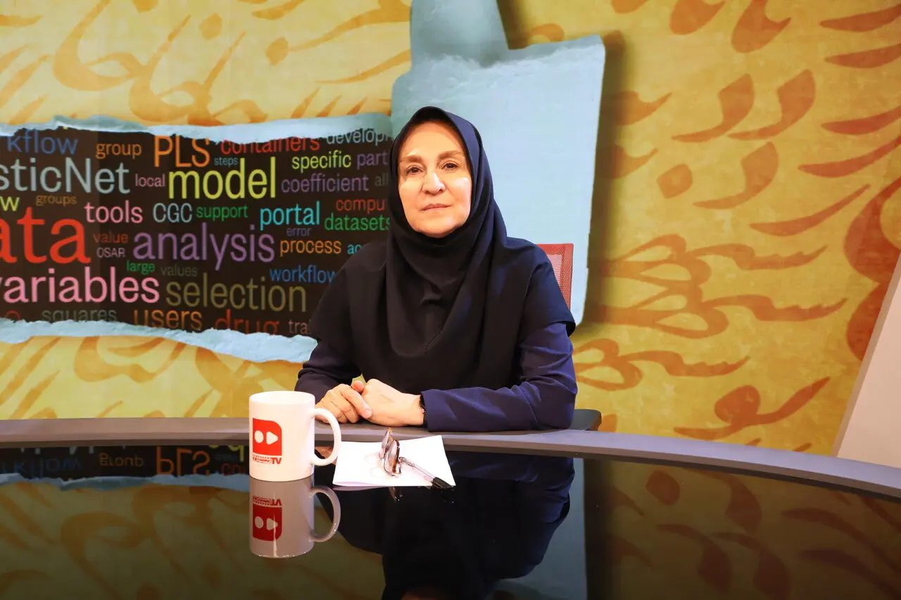عشق کلمه عربی است اما واژه‌های فارسی مانند مهر و دوستی جای ان را نمی‌گیرد | پرویزی: پشت هر شوخی با زبان فارسی یک مسئله جدی نهفته است