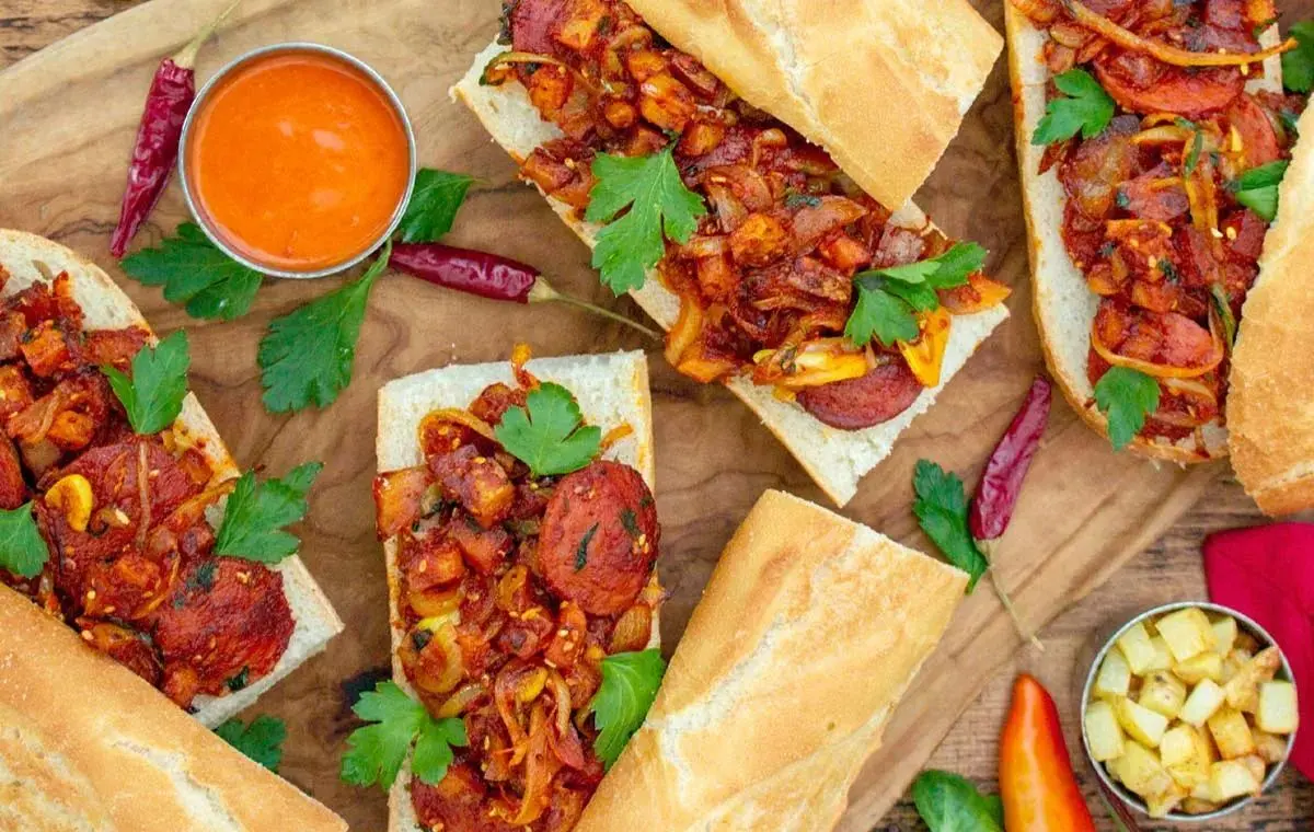 طرز تهیه ساندویچ بندری | اینو درست کنی دیگه فست فودی نمی‌ری! +ویدئو