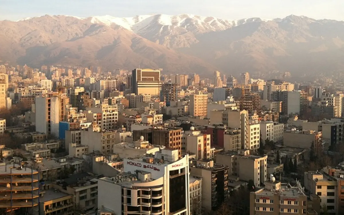 مطالب مهم اقتصادی در سایت نبض بورس / دلار عقب نشست