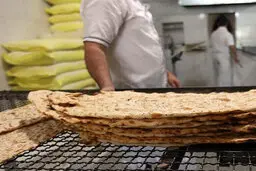  نان با شیوه جدید به همه مردم فروخته می‌شود | پرداخت یارانه جبرانی برای ۴قلم کالا