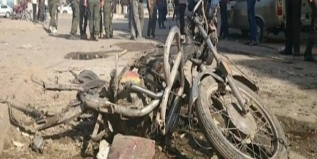 
چند غیرنظامی سوری بر اثر انفجار یک موتورسیکلت زخمی شدند.
