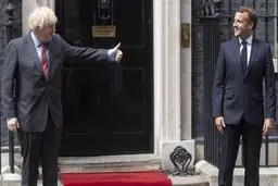  کرونا|اولین دیدارخصوصی رهبران فرانسه و انگلیس پس ازشیوع کرونا 