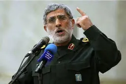 عکس غم انگیز سردار قاآنی در مراسم تشییع شهید فخری زاده