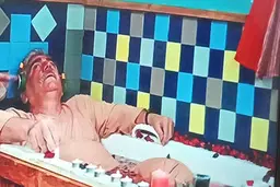 حمام کردن با لباس در "نون خ" +عکس| حواشی "نون خ" ادامه دار است