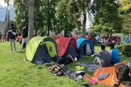 تصاویری از چادر زدن افغان های مهاجر در فرانسه