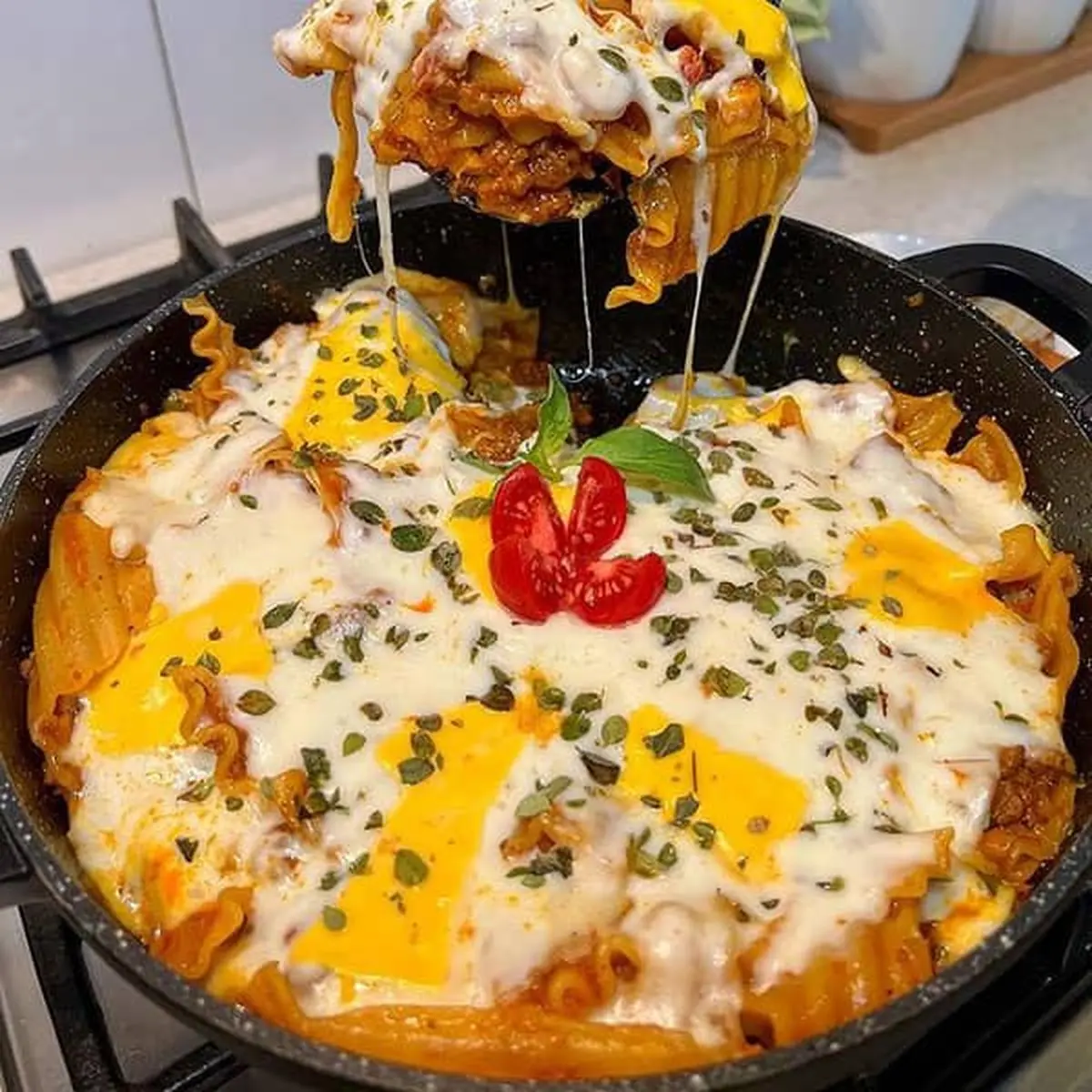 برای پخت لازانیا لازم نیست حتما فر داشته باشی | طرز تهیه ی لازانیا تابه‌ای خوشمزه و لذیذ