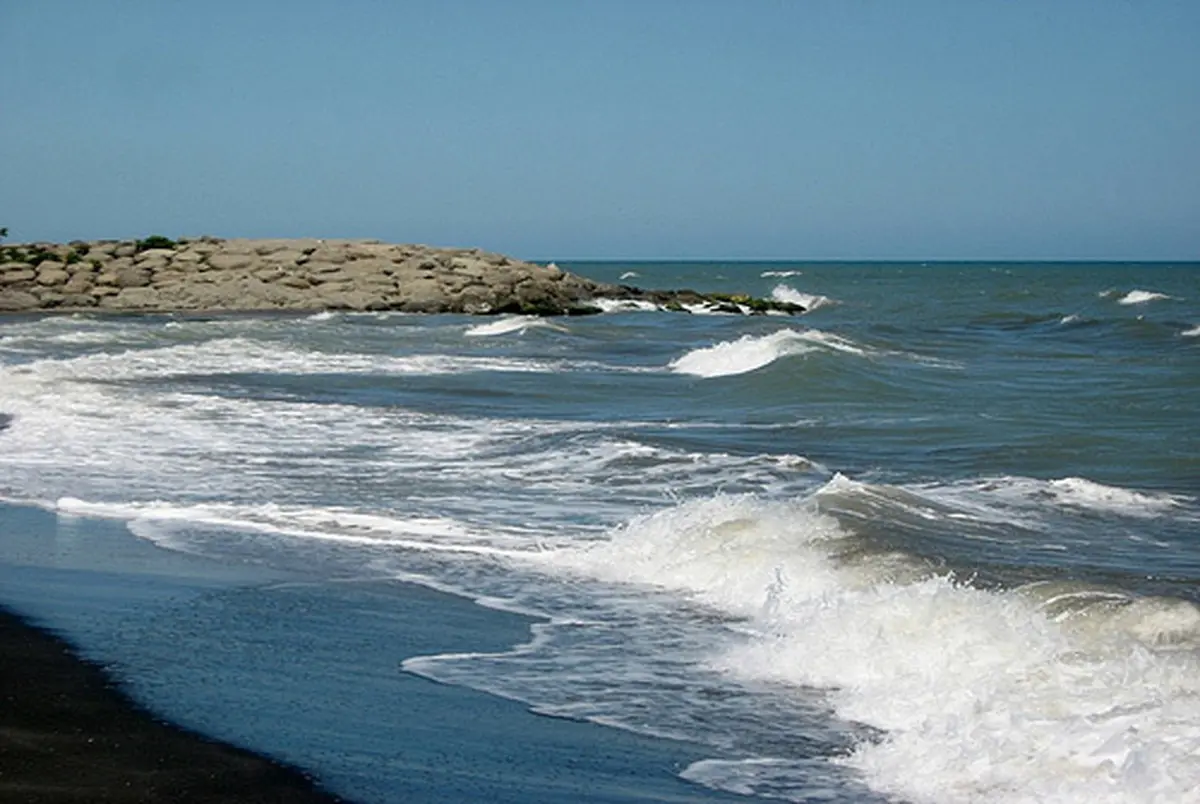 دریای خزر در معرض انواع آلودگی‌ها 
