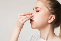 چرا خون دماغ می‌شوید؟