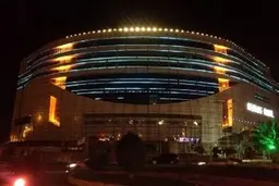 مراکز خرید تهران موظف به کاهش مصرف برق شدند 
