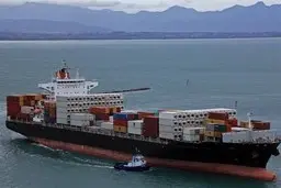 
حمله به یک کشتی اسرائیلی در دریای عرب با یک موشک ایرانی
