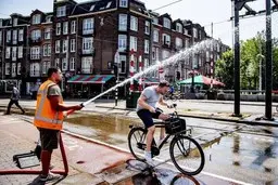 شدت گرما آژیر خطر را روشن کرد | بیش از یک‌هزار مرگ ناشی از شدت گرما گزارش شد