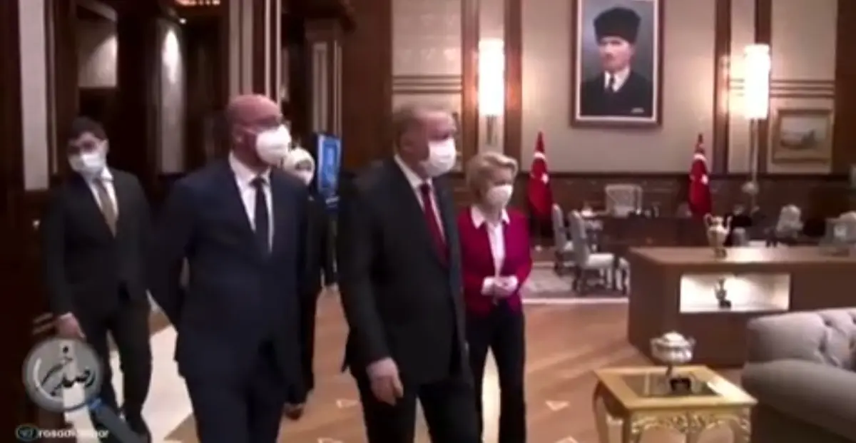 رفتار عجیب تشریفات ریاست جمهورى ترکیه با بالاترین مقام اجرایى اروپا + ویدئو