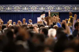 فرهنگ ثروت‌های بادآورده متوقف شود | دولت و مجلس با اژدهای هفت سر فساد مبارزه کنند