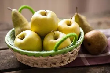 یبوست دارید؟؛ این ۳ میوه پاییزی را به رژیم غذایی‌تان اضافه کنید