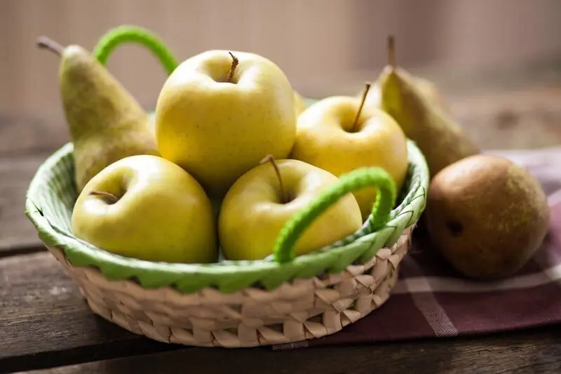 یبوست دارید؟؛ این ۳ میوه پاییزی را به رژیم غذایی‌تان اضافه کنید