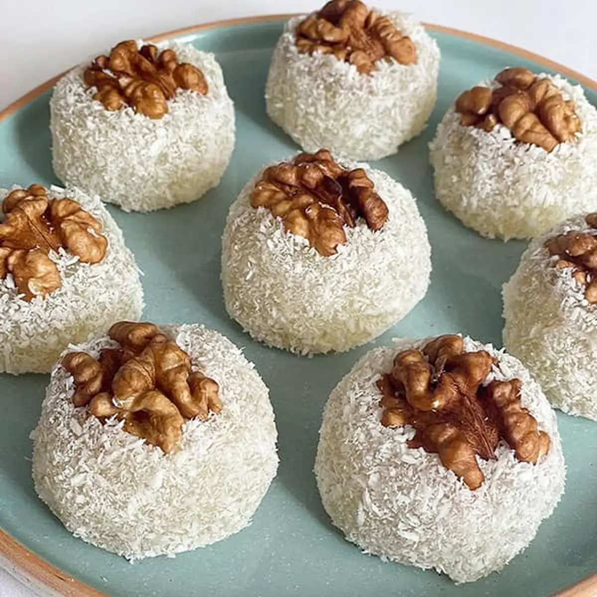 باسلوق خانگی به روش ساده | یک شیرینی سنتی برای پذیرایی‌های خاص +ویدئو