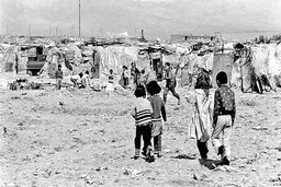 نفرین زمین | اصلاحات ارضی، مهاجرت، فقر و نابرابری در روایت ادبی
