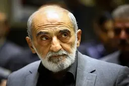 حسین شریعتمداری: سخن آیت‌الله صافی برای فرزندان انقلاب قابل هضم نبود |یک جریان سیاسی بدنام و کاسه‌لیس از این سخنان تقدیر کرد اما منتقدان اظهارات آیت‌الله صافی، فرزندان دلسوز و پاکباخته اسلام و انقلاب بودند