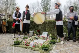 آرامگاه فردوسی در نخستین روز از سال ۱۴۰۰