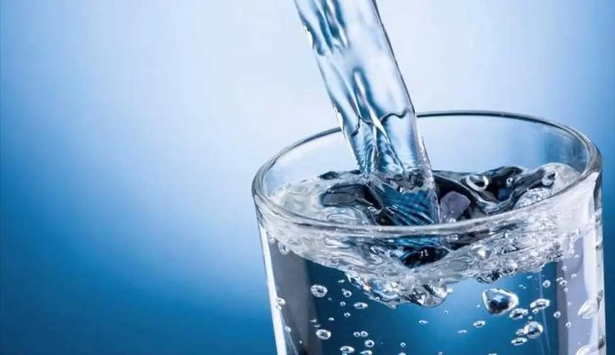  تاثیرنوشیدن آب ولرم بر سلامتی انسان
