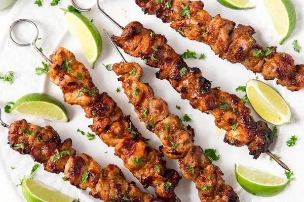 طرز تهیه جوجه کباب با سس زرشک | جوجه کباب بدون زغال و دود و دم با یه سس بی‌نظیر +ویدئو