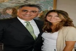 لیس‌زدن "نور پهلوی" توسط سگ خانگی‌اش! | واکنش مهاجرانی