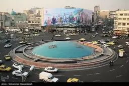 اکران دیوارنگاره هسته‌ای در میدان انقلاب | نمایش نسل جدید سانتریفیوژهای ایرانی
