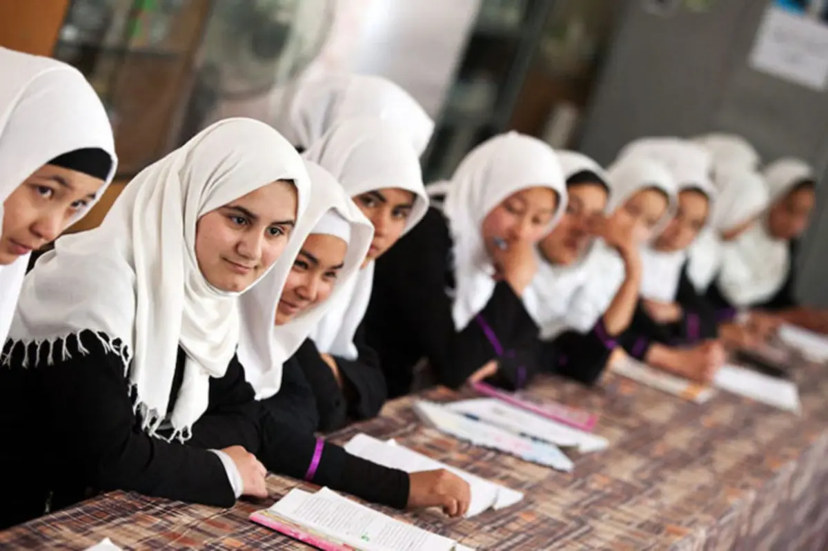  مدارس را برای دختران باز کنید