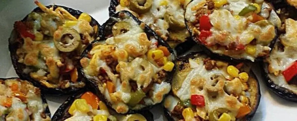 برای ناهار یک پیتزای راحت توی نیم ساعت درست کنید | طرز تهیه پیتزا بادمجان 