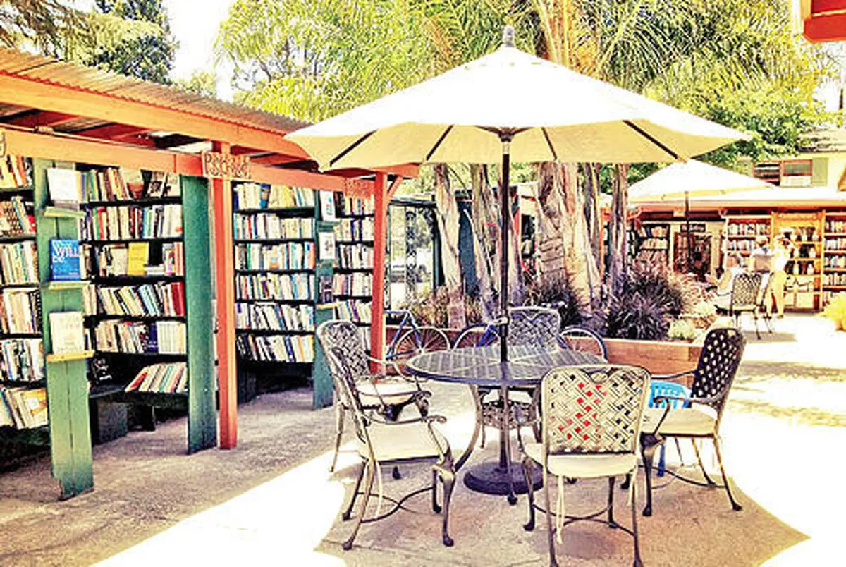 بزرگ‌ترین کتاب‌فروشی بدون سقف جهان  در ایالت کالیفرنیا 