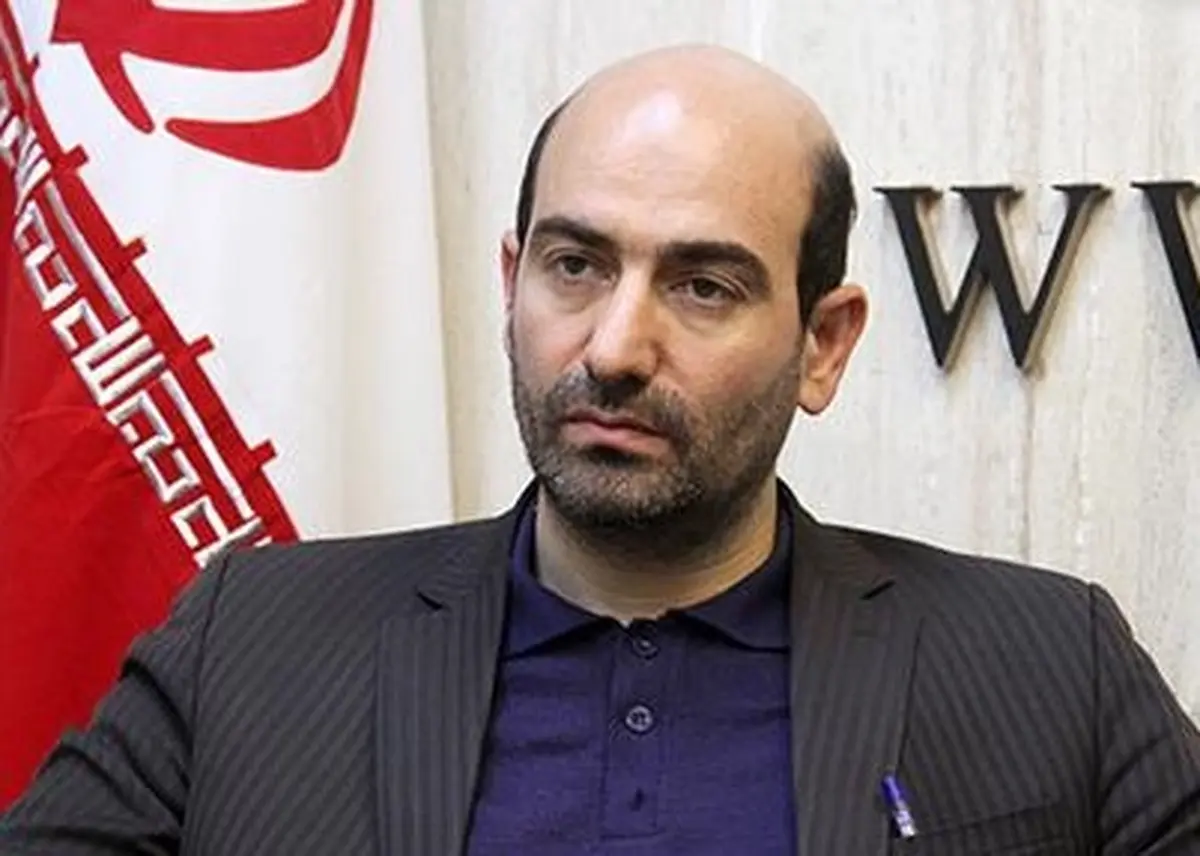 نفوذی‌ها و جاسوسان در اطراف آقای روحانی جا خوش کرده اند.