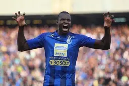 شیخ دیاباته در اختیار باشگاه استقلال قرار گرفت 