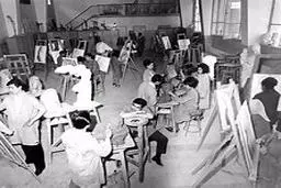  اسامی قبول‌شدگان دانشکده هنرهای زیبا - تیر 1352 | کدام اسامی برایتان آشناست؟ +ویدئو