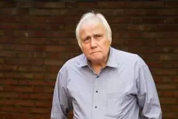 یادی از منتقد و پژوهشگر ادبیی پس از درگذشتش