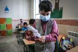 بازگشایی مدارس منجر به افزایش موارد کرونا و مرگ و میر بالا در کودکان خواهد شد 