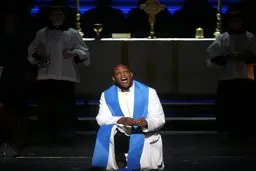 خواننده مشهور اپرا با ضربات چاقو در خانه‌اش کشته شد | پسرش بازداشت شد
