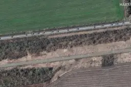 
کاروان ۱۳ کیلومتری ارتش روسیه در شرق اوکراین
