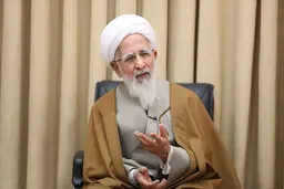 جامعه گرسنه با برنامه طنز شاداب نمی شود | مردم را کمیته امدادی اداره کردن ننگ است!